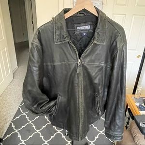 Men’s structure leather coat. XL worn-in.
